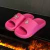 Chinelos de sola grossa DIY flores para sapatos verão feminino para casa usáveis resistentes ao desgaste antiderrapantes banheiro casal interno cartoon laço sandálias