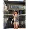 Camiseta de manga comprida com capuz em rayon 260g estilo coreano para mulheres, casual e versátil, corte justo, top de nicho para primavera