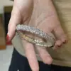 Pulsera de Diamantes Micro-incrustados de Lujo Ligero y Sensación de Alta Gama para Mujer, Pulsera Sencilla de Moda de Acero de Titanio que no se Decolora, para Pareja, Combinable con Todo, Primera Joya