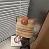Bolsa Transversal de Tecido Listrada Arco-Íris Moda Tendência Verão 2026 com Design Único de Contraste de Cores Bolsa de Praia