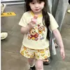 Conjunto de Ropa de Verano para Niñas Moda Elegante Dibujos Animados Estrella Persona Infantil Manga Corta Bebé Niña Verano Conjunto de Dos Piezas Pantalones Cortos