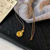 Colar de ouro com retenção de cor forte, mesmo estilo da loja de ouro, corrente para suéter estilo nacional, corrente para clavícula de luxo leve, pingente de colar para todas as ocasiões, de alta qualidade