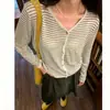Cárdigan de Punto Rayado Estilo Coreano para Mujer, Nuevo Modelo Otoño Temprano 2026, Corte Holgado, Adelgazante, Versátil Top de Manga Larga para el Trabajo