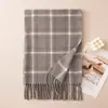 Bufanda Chal Cálido de Cuadros Británicos Vintage para Otoño e Invierno, Versátil Bufanda con Borlas de Imitación Cachemir para Viajes
