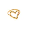 Anel Personalizado Que Não Desbota, Anel de Design Exclusivo, Coração Martelado, Anel de Aço Inoxidável Banhado a Ouro 18K de Luxo Leve Atacado