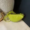 Exquisitos y Modernos Bolsos de Nicho para Mujer 2026 Primavera/Verano Nuevo Bolso Cruzado Versátil Mini Bolso Dumpling Billetera para Monedas