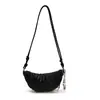 Bolsa Feminina Acolchoada em Forma de Meia-Lua Design de Nicho 2025 Nova Moda Europeia e Americana Bolsa de Ombro Único para Sobrancelha Versátil Bolsa Transversal Dumpling