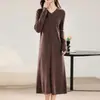 Vestido de Lana Merceizada Holgado Adelgazante Estilo Chino de Moda Falda Base de Punto Otoño e Invierno Cuello en V Elegante Cubre Vientre