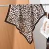 Bufanda de algodón y lino con estampado de espiga para primavera y otoño, pañuelo cuadrado pequeño para mujer de otoño e invierno, chal cálido versátil, bufanda de seda elegante, pañuelo para la cabeza