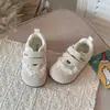 Zapatillas Deportivas Infantiles 2026 Primavera/Verano Nuevo Modelo Transpirables de Malla para Niñas Zapatillas de Entrenamiento Dulces de Encaje Casuales para Niñas Pequeñas
