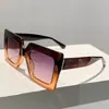 Nuevas Gafas de Sol Cuadradas de Marco Grande de Alta Moda Clásicas y Elegantes para Mujer, Gafas Retro Casuales Versátiles Europeas y Americanas sin Graduación para Hombre