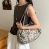 Bolsas de Otoño e Invierno para Mujer Coreanas de Nicho Gran Capacidad Estampado de Leopardo Bolso de Hombro de Moda Tendencia Retro Sensación de Alta Gama Bolso de Axila
