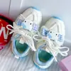 Zapatos de verano para niñas 2026 nuevo estilo zapatillas deportivas infantiles para niños pequeños, medianos y grandes, malla transpirable con suela suave, zapatos de malla simple