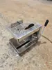 Amoladora Angular Convertida a Sierra de Mesa para Carpintería Soporte de Amoladora Angular Universal Multifuncional Resistente Amoladora Angular Convertida a Sierra de Mesa Corte Manual