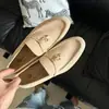 Mocassins Femininos Chuyuji de Bico Redondo, com Solado Macio e Fivela de Franja, Versáteis Estilo Coreano, Baixo Salto, Slip-On