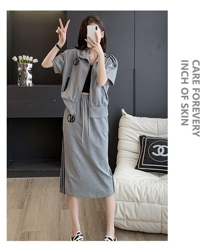 跨境淘货源分销2023秋季裙子新款街头潮流减龄小个子爆款欧货网红款运动套装休闲运动气质休闲时尚流行新款秋装秋装女装时尚套装套装女装秋季套装女套装女女士运动服女装两件套套装卫衣套装休闲套装秋季套装女装时尚套装盐系休闲套装女装2023百搭设计感小众洋气欧货阿里国际站跨境采购Cross-border, online source, distribution, 2023 autumn skirt, new style, street, trend, age reduction, small, explosive, European goods, network red, sportswear, leisure sports, temperament leisure, fashion popular, new autumn wear, autumn women's wear, fashion suit, women's suit, women's suit, women's sportswear, women's two-piece, hoodie suit, leisure suit, Autumn suit, women's fashion suit, salt department, women's 2023, everything, design sense, niche, foreign style, Ali International Station, cross-border procurement