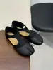 Elegantes zapatos de ballet con punta dividida, nuevo modelo primavera/verano 2026, diseño de nicho con un toque de alta gama, sandalias huecas versátiles casuales de suela blanda