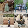 Escultura Personalizada de Latón para Niños Adornos de Paisajismo para Calles Comerciales Plazas de Parques Escultura de Cobre Fundido Niña Leyendo Juntas