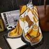 70 Lenços de Seda com Toque de Luxo, Novo Estilo Coreano Transfronteiriço Versátil Profissional Lenços Pequenos de Pescoço de Seda Imitação com Estampas Retrô