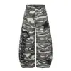 Calça jeans camuflada estilo hip-hop, perna curva, coleção de verão 2026, cintura alta, modelagem solta, modeladora, calça casual americana