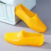Botas de trabalho sem forro, de corte baixo, adequadas para trabalhadores da construção civil, encanadores e chefs.; à prova d'água, antiderrapante e durável para uso em canteiros de obras e em cozinhas