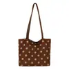Bolsa Tote de Gamuza y Felpa con Lunares Retro de Nicho Nueva Otoño/Invierno 2026 para Mujer, Bolso de Mano y Hombro Versátil para el Trabajo