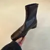 Botas finas elásticas quadradas retrô para mulheres, novo estilo outono 2026, super estilosas, com zíper nas costas, modernas e versáteis, adequadas para o trabalho e o dia a dia.
