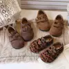 Sapatos Infantis de Couro Estilo Britânico 2026 Outono Novo Modelo Meninos Velcro Sola Macia Casuais Meninas Sapatilhas de Princesa Tendência