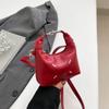 Bolsa Infantil Primavera e Verão Nova Moda Bordada Bonita Bolsa de Mão para Menina Design de Nicho Mini Bolsa de Axila Bolsa Transversal