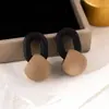 Pendientes de Aguja de Plata Estilo Retro de Hong Kong de Alta Gama Color Maillard Pendientes de Mujer para el Trabajo Estilo Artístico Elegantes de Lujo Ligero