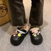 Chinelos Peludos, Super Confortáveis, Quentinhos, de Pelúcia, com Solado Grosso, Modernos e Super Populares, Sapatos de Algodão Fofos de Desenho Animado com Biqueira Fechada, Novo Modelo de Inverno 2025