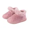 Botas de Neve Forradas com Fleece para Meninas Inverno 2026 Novo Modelo Botas de Algodão Grossas e Quentes para Crianças Botas Peludas com Solado Grosso Resistentes ao Frio