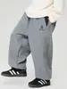 Calça Casual Casual Infantil com Estampa de Letras Estilosa para Meninos, Calça de Moletom Grossa com Fleece para Crianças Maiores - Inverno 2025