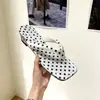 Chanclas de cuña con lunares estilo francés Chuyuji para mujer, para uso exterior en verano, nueva moda 2026 estilo vacacional en la playa