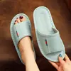 Zapatos de cuero genuino para interior para hombre y mujer, zapatillas de cuero Haining para el hogar, sandalias de verano antideslizantes de suela sólida para parejas