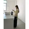 (No se aceptan devoluciones ni cambios) Camisa Adelgazante de Manga Larga con Cuello en V Pequeño, Diseño Estilo Coreano y Cinturón Feiding, Temporada de Primavera, P205