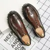Zapatos Brogue para Hombre de Suela Gruesa Transfronterizos, Tallas 38-45, Zapatos de Trabajo Modernos de Punta Ancha, Zapatos Brogue de Cuero Tallado de Caña Baja para Hombre