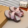 Sandalias Deportivas para Exteriores para Niñas 2026 Verano Zapatos Infantiles para Estudiantes de Malla Simple Barefoot Zapatos para Niños Suela Suave Secado Rápido Zapatos de Agua