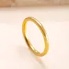 Anel Popular de Aço Inoxidável Transfronteiriço, Anel Empilhável de Banda Lisa Ultrafino de 2mm, Fábrica Atacadista de Joias de Aço Titânio Modernas e Simples