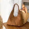 Bolso de hombro para debajo del brazo, transfronterizo, sin esfuerzo chic, con un diseño retro de nicho, simple y elegante, adecuado para ir al trabajo, y un bolso tote casual de gran capacidad