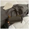 Bolsa de Mão Retrô da Moda para Mulheres 2026 Nova Bolsa de Ombro Versátil para Outono e Inverno Bolsa Transversal Simples para o Dia a Dia
