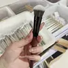 Pequena vassoura pincel de blush superfície inclinada cor pontilhada pincel de maquiagem portátil pincel de reparo especial pincel macio sem marcas Cangzhou