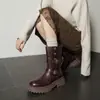 Botas de Motocicleta Metal Rivet Retrô de Cano Médio para Mulheres Bico Redondo Solado Grosso Botas de Puxar Estilo Doce Cool Afinando as Panturrilhas Outono Inverno Sapatos Femininos