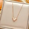 Colar requintado de aço titânio de corpo inteiro para venda quente transfronteiriça banhado a ouro real 18K feminino ins corrente de clavícula vermelha da internet joias não desbotam