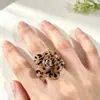 Un Diseño Único con Flores Añadidas en el Cuello: Collar de Perla Plateada Flor de Iris, Gargantilla Unisex, Cadena para Clavícula, Anillo