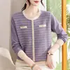 Suéter Pulôver de Manga Longa Estampado Casual para Meia-idade e Idosos Feminino 2026 Outono/Inverno Novo Estilo Roupa de Mãe Camada Base de Tricô Listrado
