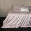 Juego de ropa de cama ultra suave de encaje de color liso de alta gama estilo minimalista italiano, juego de textiles para el hogar de cuatro piezas de algodón Tencel, Kelly