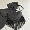Bolsa Grande Retrô Europeia e Americana com Rebites para Mulheres, Nova Moda Bolsa de Ombro para o Dia a Dia com Franjas, Bolsa Transversal de Ombro Único de Grande Capacidade, Tendência