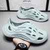 Zapatos de Agujero de Coco de Verano 2023 Sandalias de Punta Cerrada Zapatos de Playa para Hombre Zapatos de Jardín Eva Hombres Modernos Transpirables Cómodos