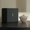 Conjunto de Chá Gaiwan Flor de Pessegueiro Pintado à Mão por Mingzhishan, Peça Artística com Cor Sob Esmalte em Vermelho Fumê, Adequado para Uso Doméstico